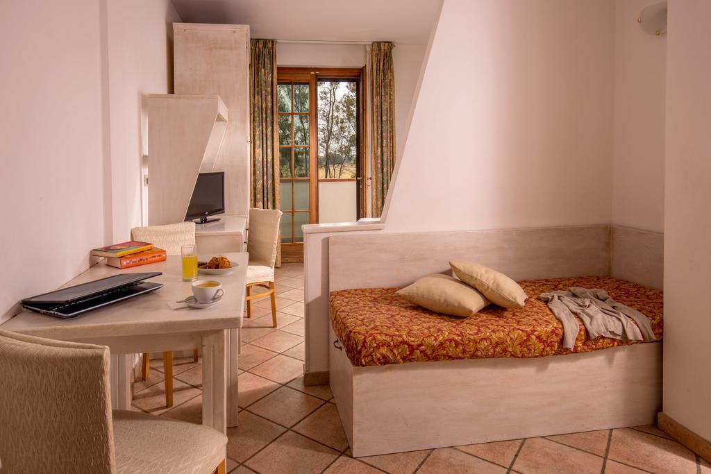 Tris Hotel Orbetello Bilik gambar